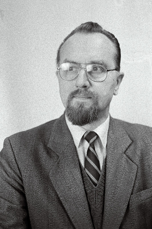 Rätsep, Jüri - Riigikogu keskfraktsiooni liige.