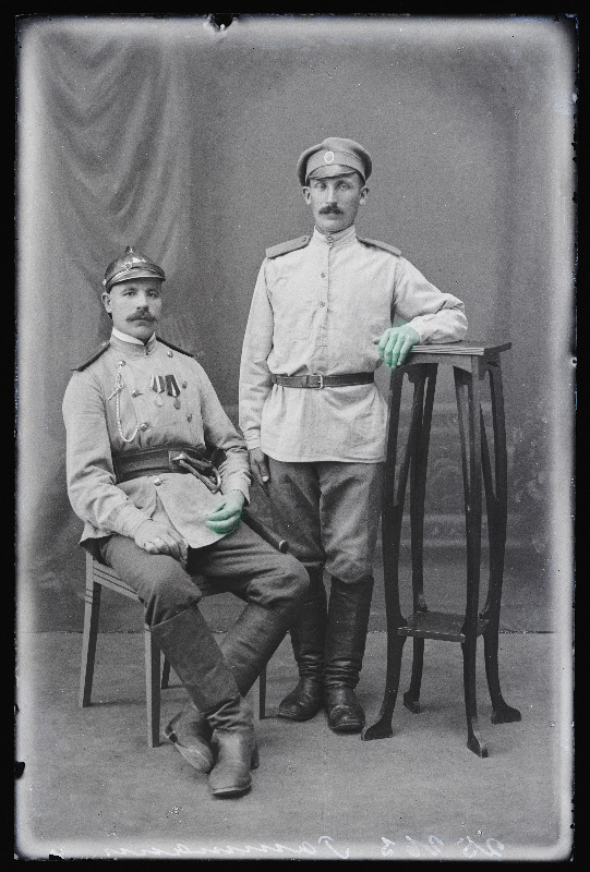 Tuletõrjuja ja sõjaväelane, (foto tellija Tammann).