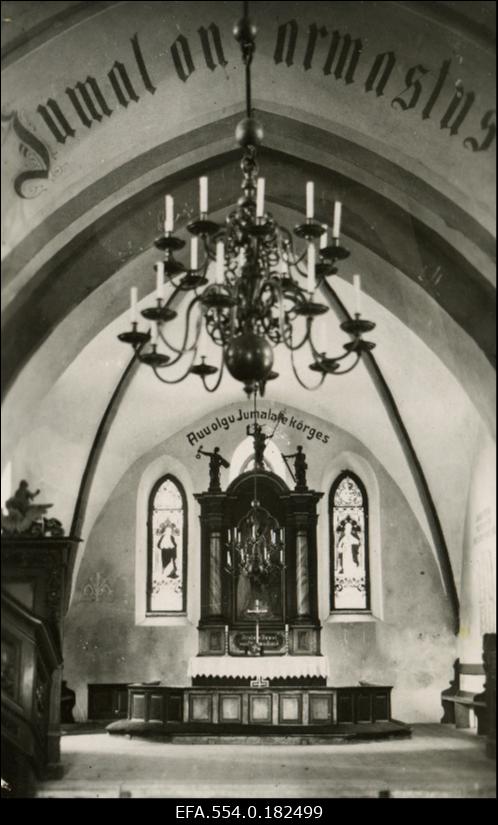 Juuru Mihkli kiriku altar.