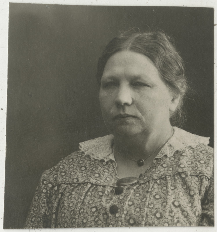 Josephine Põder. Portreefoto.