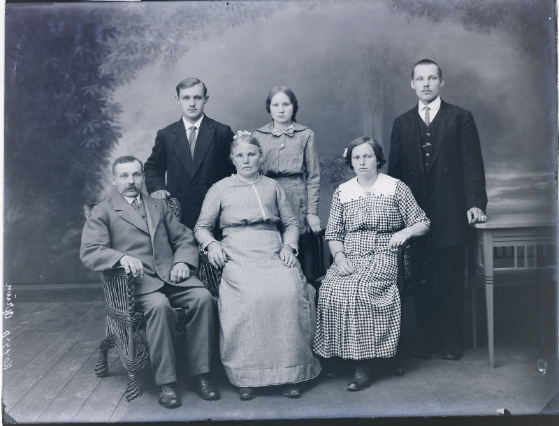 Perekond Grön [Gröön].