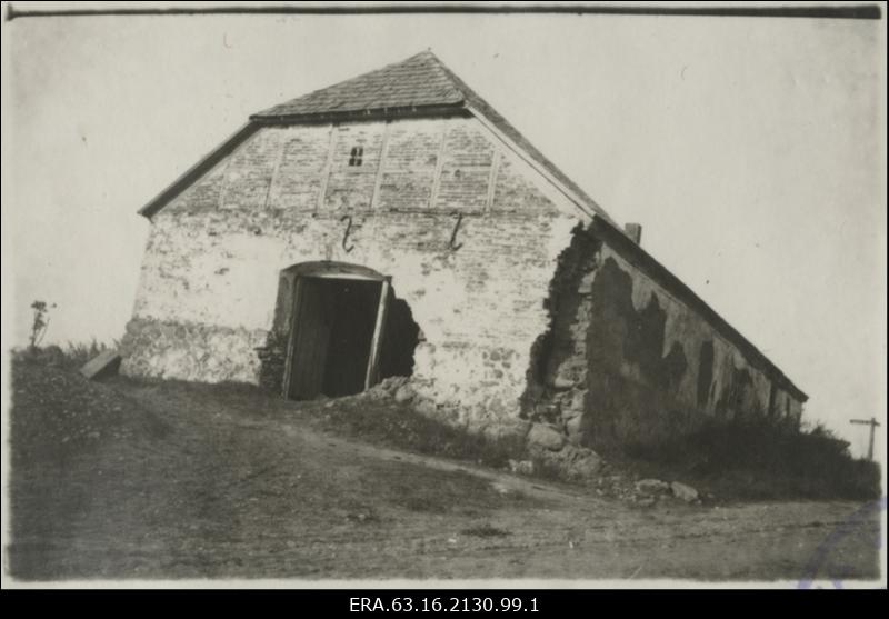 Haaslava vallas asuva endise Roio kõrtsihoone varemed