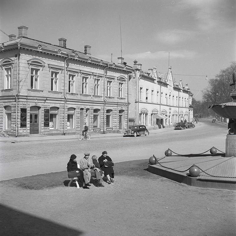 Linnankatu 3 - Brahenkatu 1, Linnankatu 2