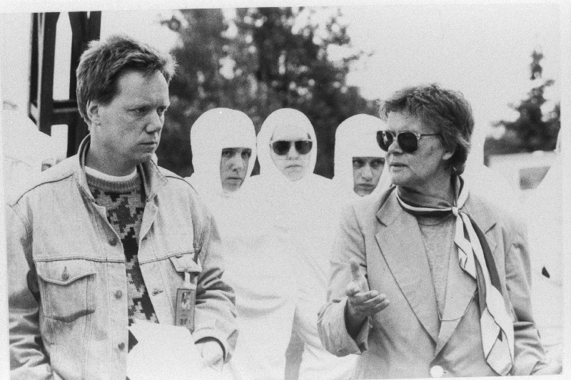 Pühajärve ääres toimunud vaateratta ja  amatöörnäitlejate  vaatemängu “Circulus” autor ja kunstiline juht Merle Karusoo ning lavastaja Toomas Lõhmuste.