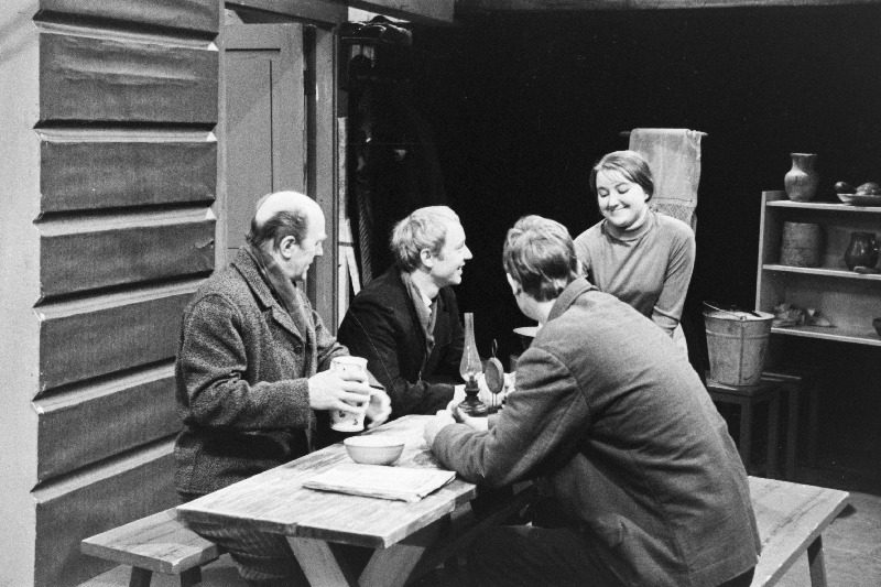 Eesti NSV Riikliku Vene Draamateatri etenduse Ardi Liivese näidendi Mürgi perenaine salvestus Eesti Televisiooni stuudios.