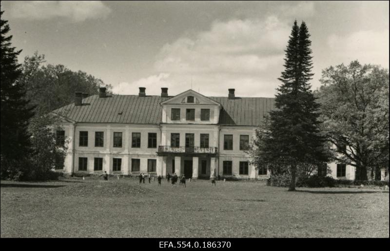 Endine Kabala mõisa härrastemaja.