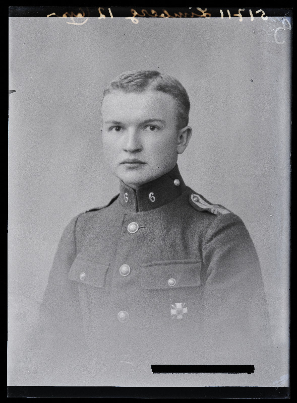 6. Suurtükiväegrupi nooremallohvitser, Sõjakooli kadett Eduard Limberg (Luhari).