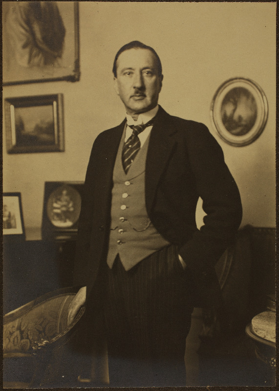 Pärsia esindaja Stockholmis Ghaffar Khan Emad al Molk