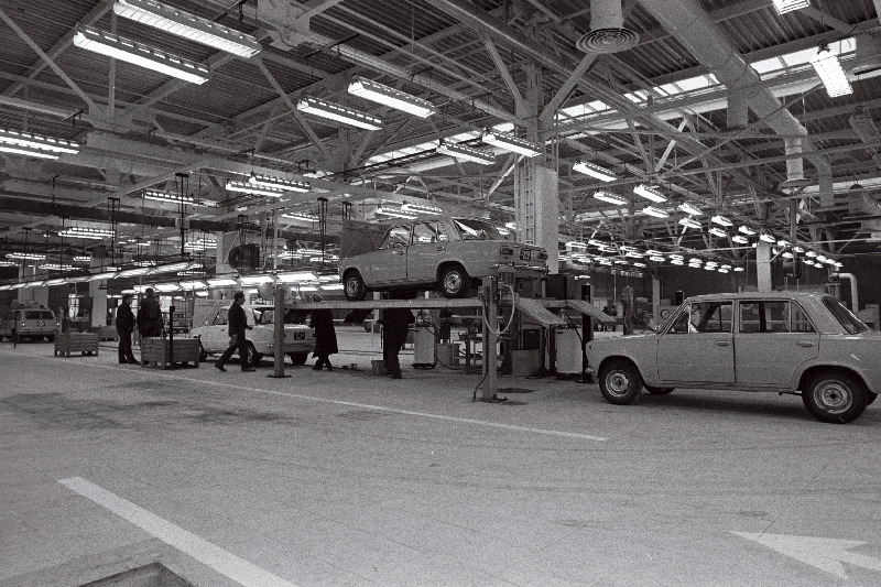 Volga Autotehase Tallinna Autokeskuse uustehnilise teenindamise liin.