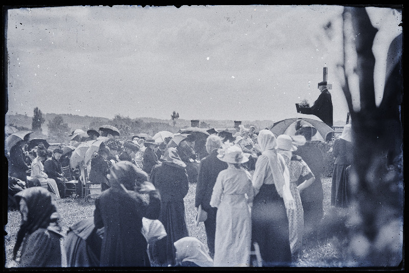 Viljandi [mõisa] uue surnuaia õnnistamine.