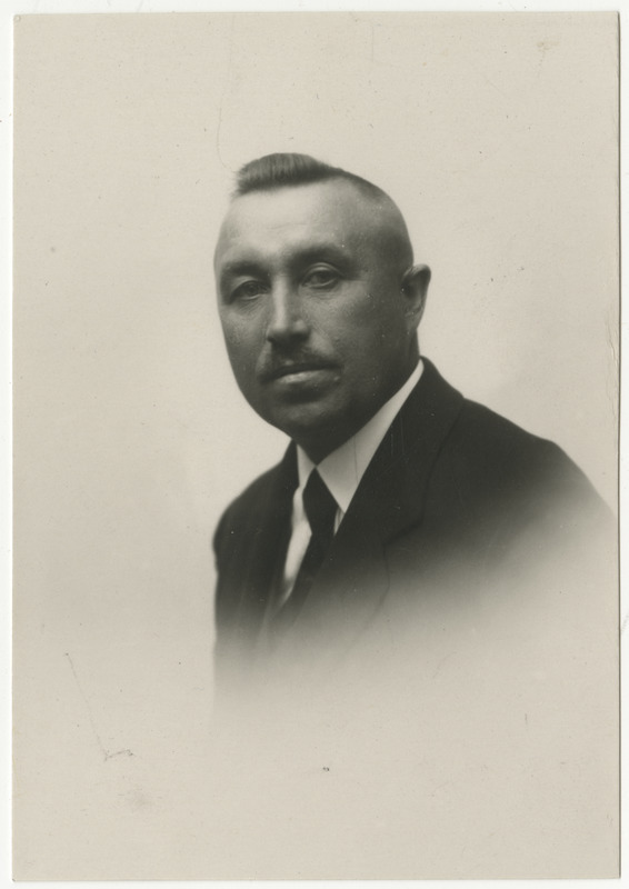 Johannes Saarman, riigiametnik, Tallinna Balti jaama ülem, seltskonnategelane, portreefoto