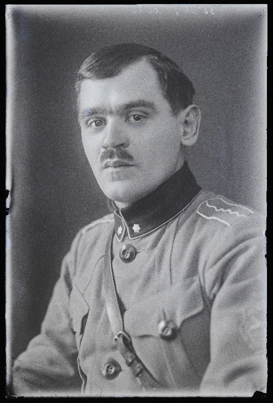 Sõjaväelane Mäe.
