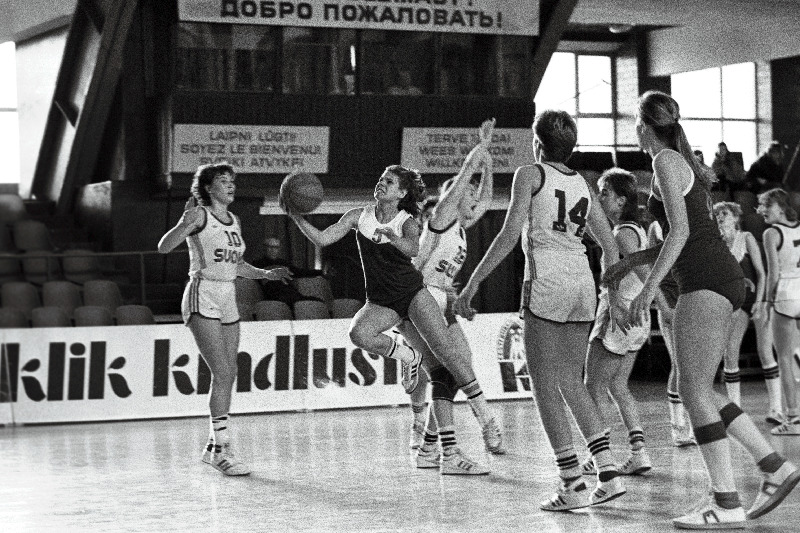 Eesti NSV ja Soome naiste maavõistlusel kohtuvad korvpallis Eesti NSV II ja Soome naiskonnad.