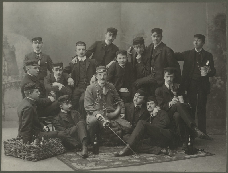 Korporatsiooni "Livonia" 1905. a II semestri rebasecoetus oldermanniga, grupifoto