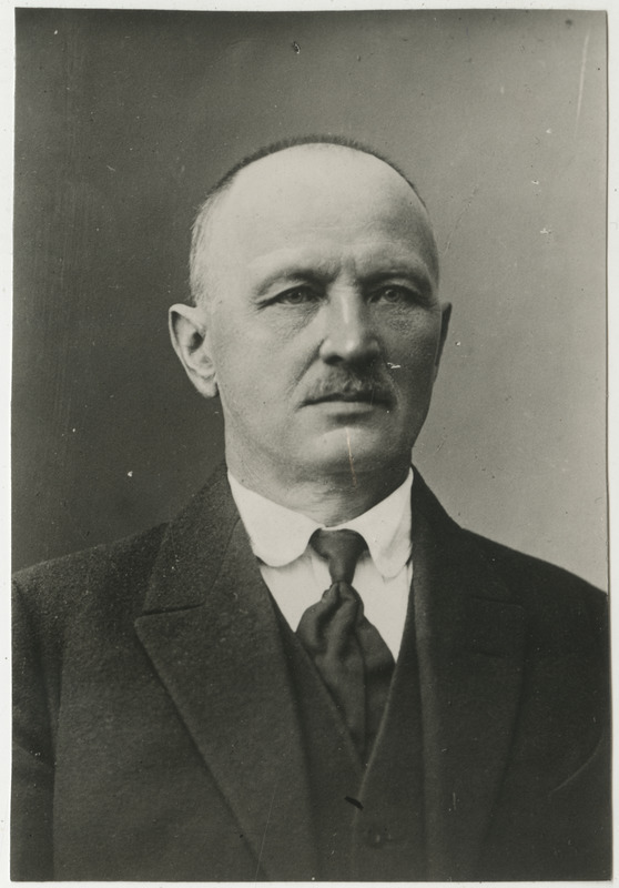 Majaomanik ja tööstur August Lossmann, portreefoto