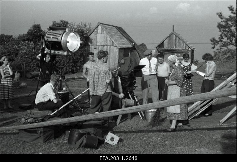 Filmistuudio Tallinnfilm mängufilmi Veealused karid filmimine.