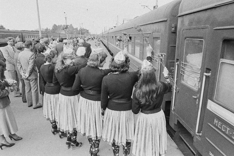Saksa DV Schwerini ringkonnast sõprusrongiga saabunud delegatsiooni vastuvõtu miiting Balti jaamas.