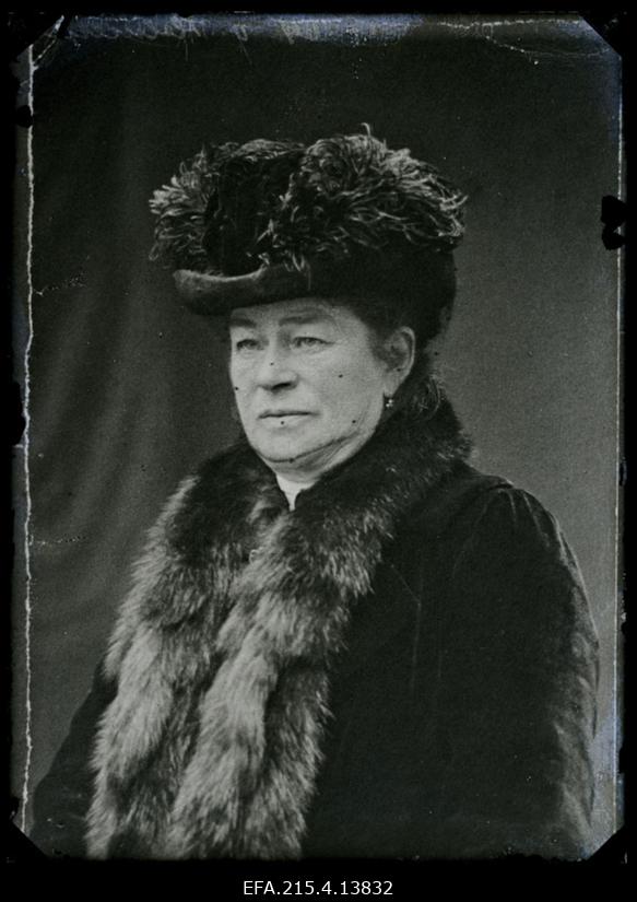 Paruness von Helmersen Uue-Võidu (Kasula) mõisast.