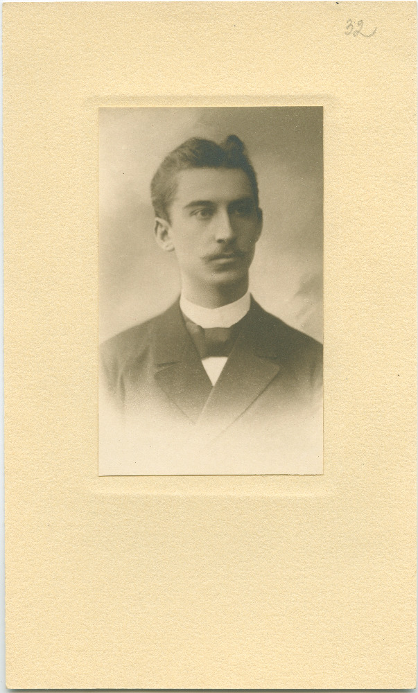 Portree Jaan Tõnissonist pärast ülikooli lõpetamist.