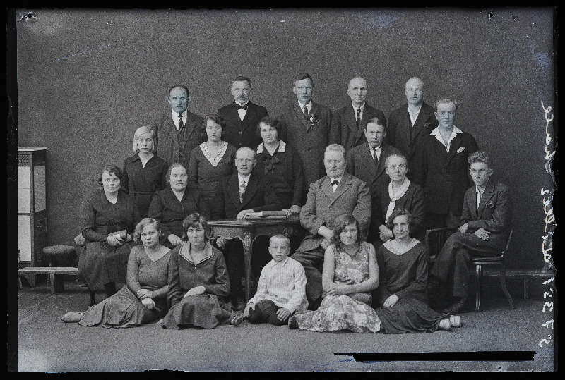 Grupp inimesi, (foto tellija Liller).