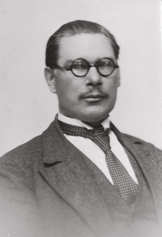 Villmann, E.- "Estonia" teatrimaja osaühisuse juhatuse liige 1922.-1924.a.