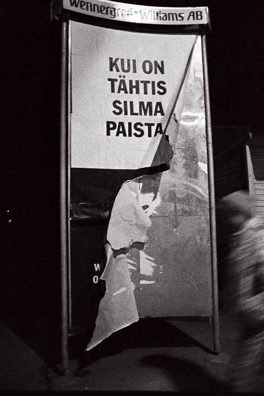 Plakat postil "Kui on tähtis silma paista".