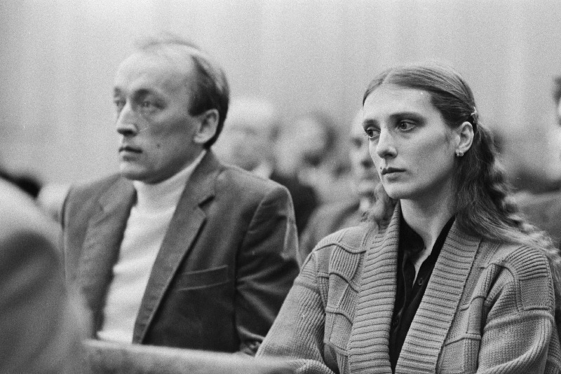 ELKNÜ 1986.a. preemia laureaadid RAT "Estonia" balletisolist Kale Kõrb ja Eesti NSV Riikliku Noorsooteatri näitleja Sulev Luik ELKNÜ Keskkomitees.