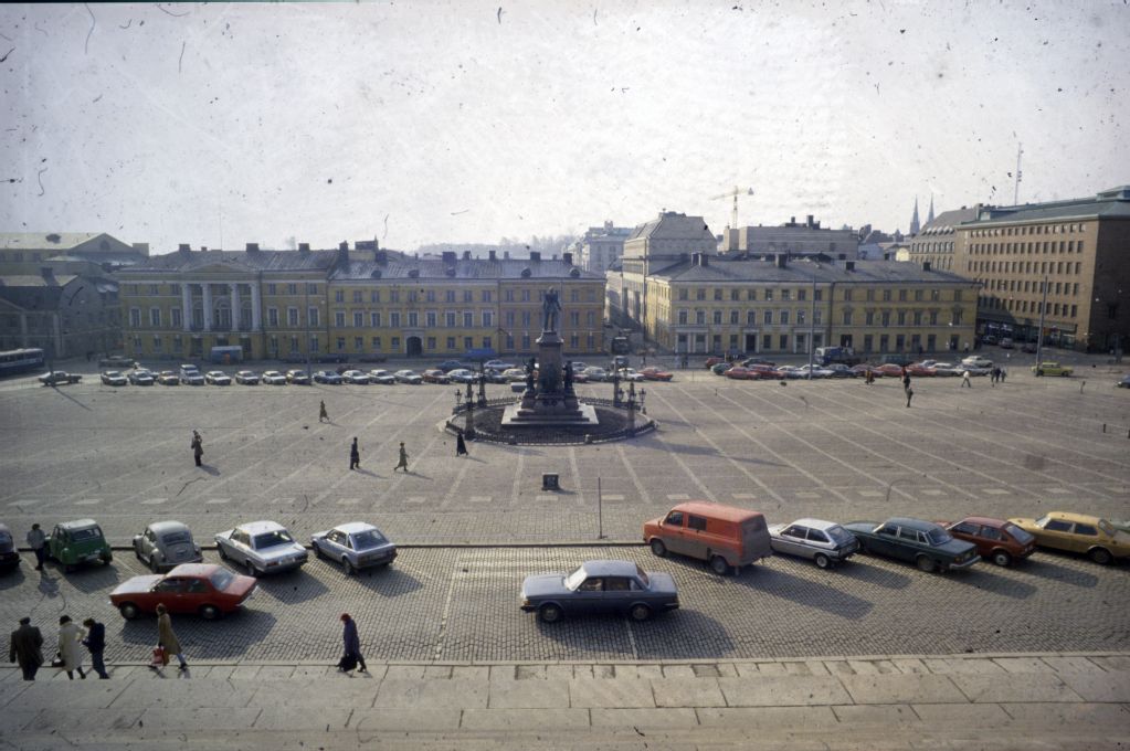 Arkkitehtuurin historian opetusdiat, arkkitehtuuri: Helsinki, Senaatintori (C46)