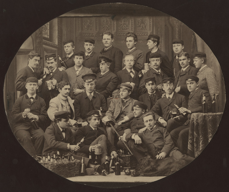 Korporatsiooni "Livonia" 1885. a II semestri rebascoetus koos oldermaniga, grupifoto