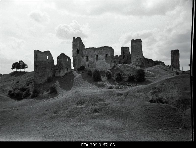 Vaade Rakvere lossivaremetele.