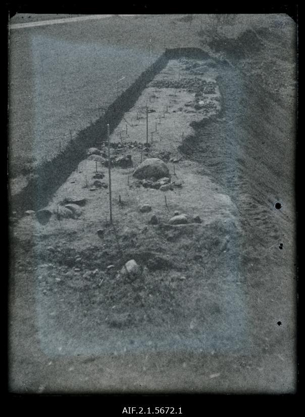 Viljandi khl. Mustivere kl. rauaaja asulakoht 1948.a. kaevamised. Põhjakaevand. Võetud ida-kirdest peale II kihi väljapuhastamist.