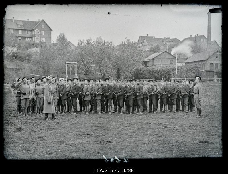 Maakaitseväe 4. rühm, nn "koplipoisid" sõjaväeliste õppuste korraldamise ajal Koplipealsel.