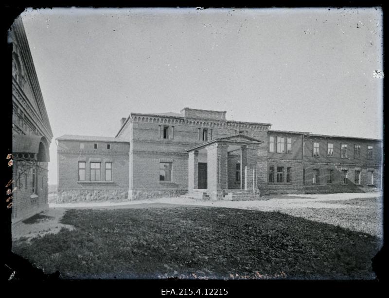 Viljandi Eesti Haridusseltsi Tütarlaste Progümnaasium, (endine Viljandi Eesti Põllumeeste Seltsi hoone).