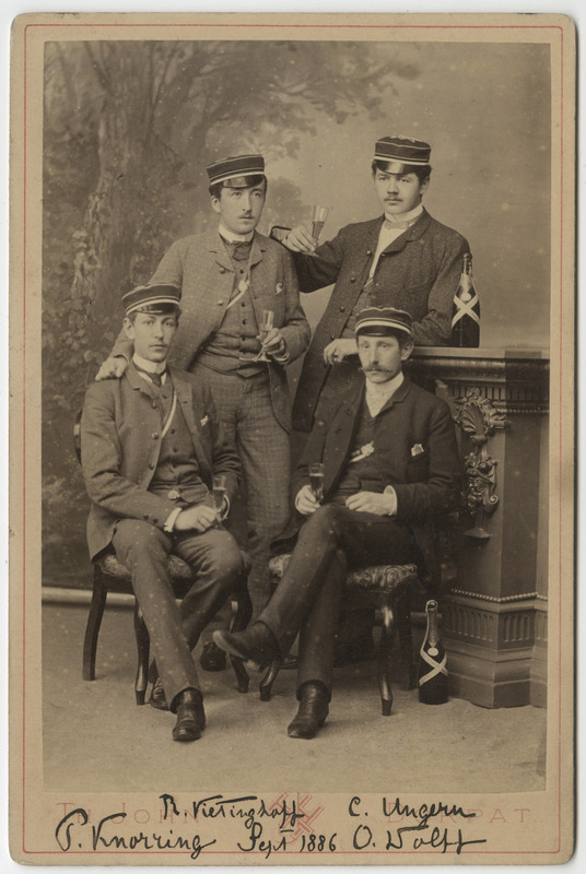 Osa korporatsiooni "Livonia" 1886. a II semestri värvicoetusest, grupifoto