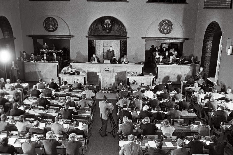 Eesti NSV Ülemnõukogu XI koosseisu XIII istungjärk, saalis.