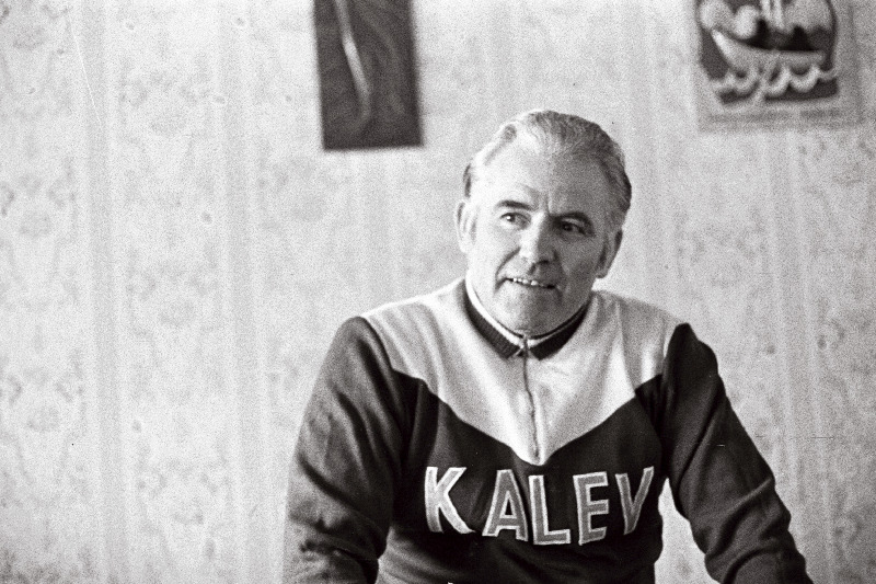 Eesti NSV ja Ukraina NSV teeneline treener, Tallinna "Kalevi" võrkpallimeeskonna vanemtreener Ivan Dratšov.