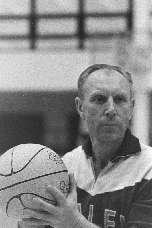 Korvpallur ja spordipedagoog Joann Lõssov.