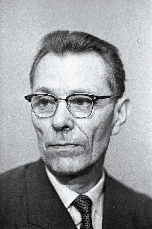 Lember, Orest - V. Kingissepa nimelise Tallinna Tselluloosi- ja Paberikombinaadi seadistaja, autasustatud Lenini ordeniga.