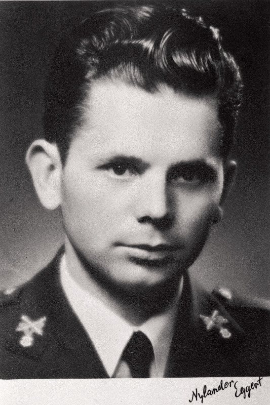 Sõjakooli jalaväe ohvitseride klassis õppiv lipnik Rudolf Polli.