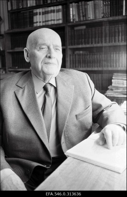 Hendrik Allik, EKP ja Nõukogude Eesti riigitegelane.