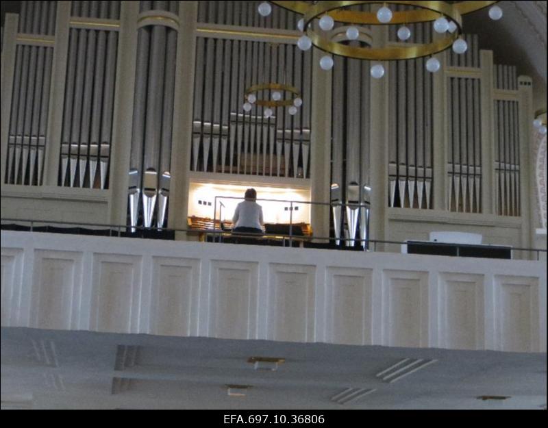 Pauluse kirik. Vaade orelile.