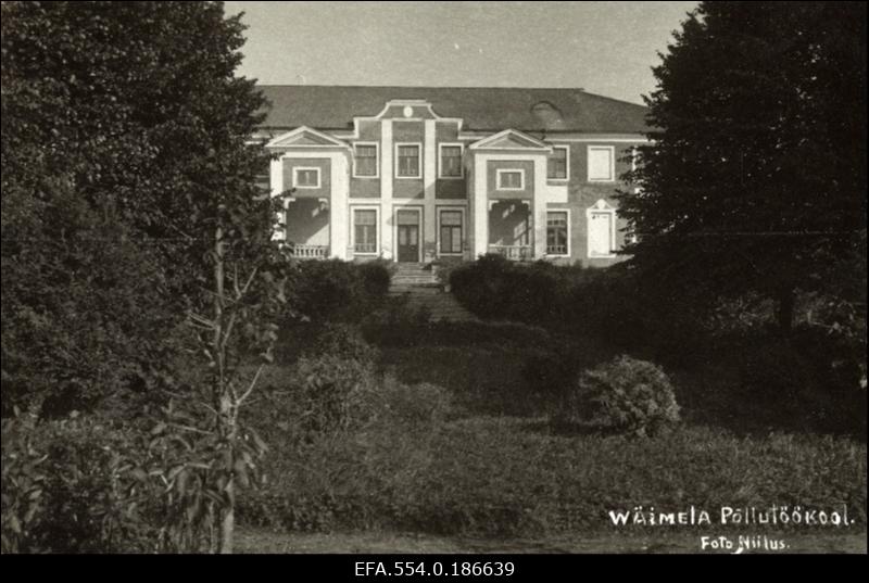 Väimela põllutöökool endises Väimela mõisa härrastemajas.