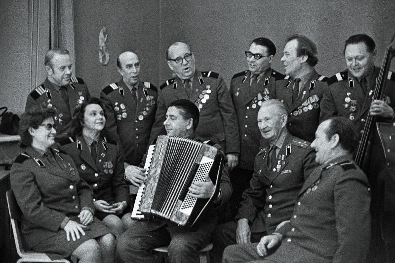 Suure Isamaasõja veteranide ansambli "Relvavennad" liikmed harjutusel.