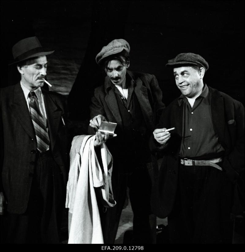 Stseen V. Sauleskolni dramatiseeringust Kaluri poeg Vilis Lacise samanimelise romaani järgi. Senta - Ellen Liiger, 2. Rudolf Nuude Oskari osas.