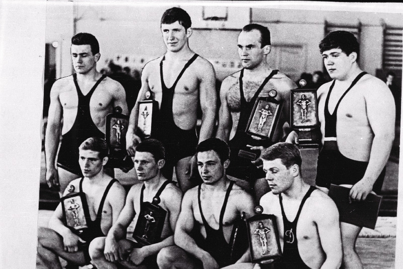 G. Lurichi 13. mälestusvõistluste võitjad klassikalises maadluses (1. rida vasakult): K. Nõmmeloo, V. Eidemiller, J. Loškin, V. Olumets. Seisavad: E. Udam, J. Zelis, V. Kirt ja A. Svilikov.