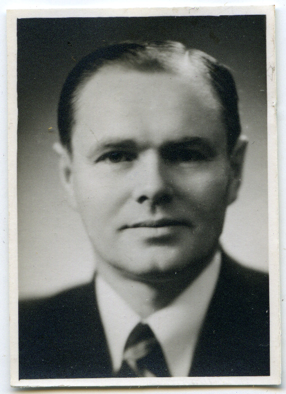 Ferdinand Linnus, dokumendifoto
