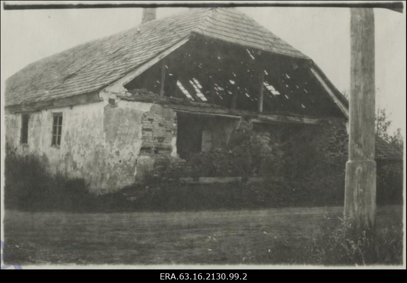 Haaslava vallas asuva endise Roio kõrtsihoone varemed