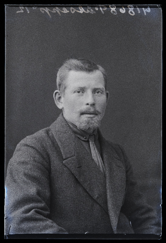 August Pütsepp Kärstnast.