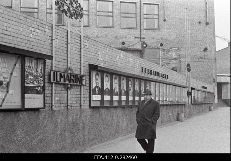 Näitlik agitatsioon "Ilamrise" hoone ees Suur-Patarei tänaval.
