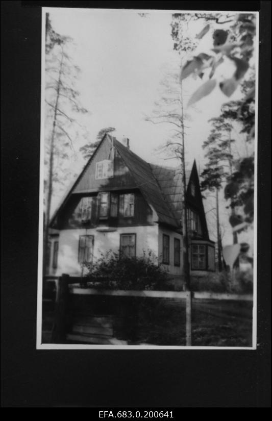 Maja Nõmmel Nurme t 18, kus on elanud baltisaksa entomoloog ja pedagoog Wilhelm Petersen.